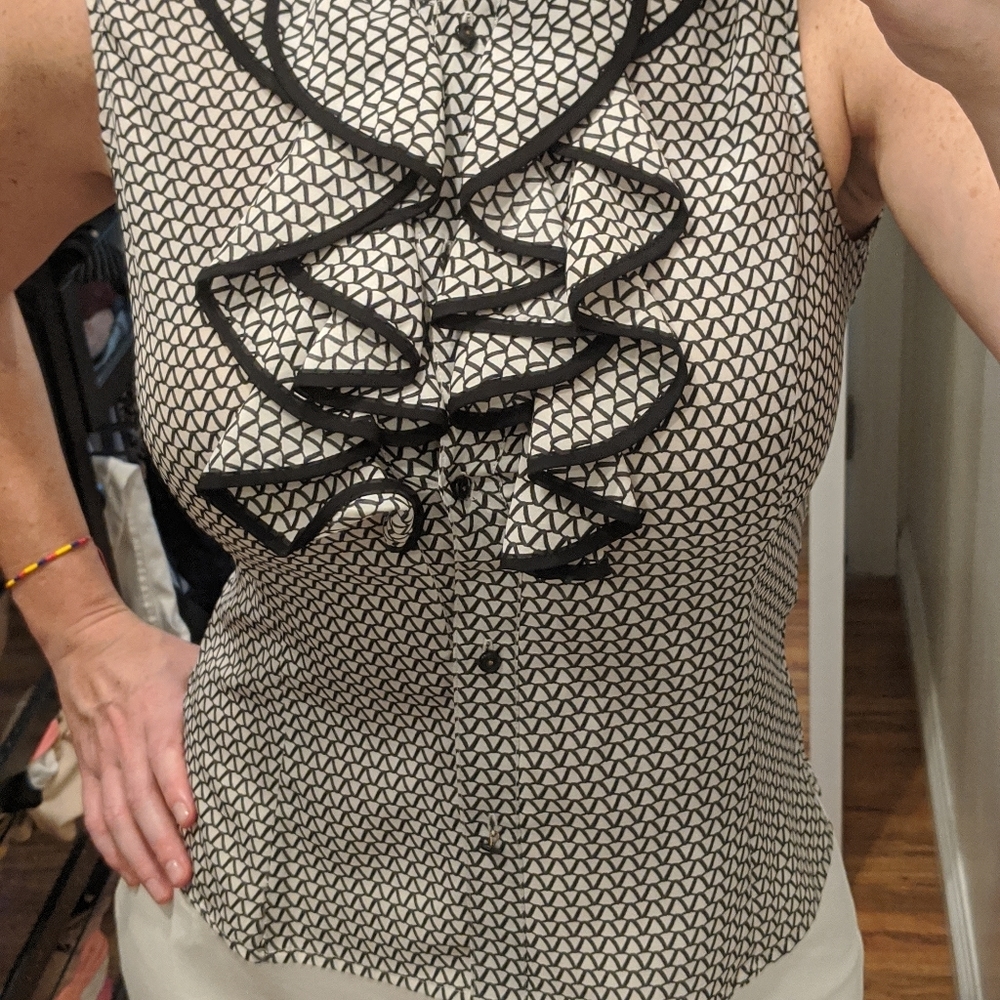 Sleeveless Button-Up Ruffled TAHARI SHIRT/BLOUSE
